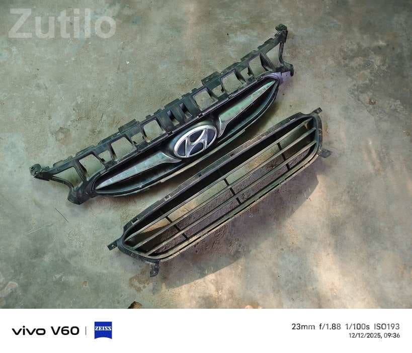 Hyundai Verna 2012 Front Bumper Grill Set Hyundai Verna 2012 Front Bumper Grill Set