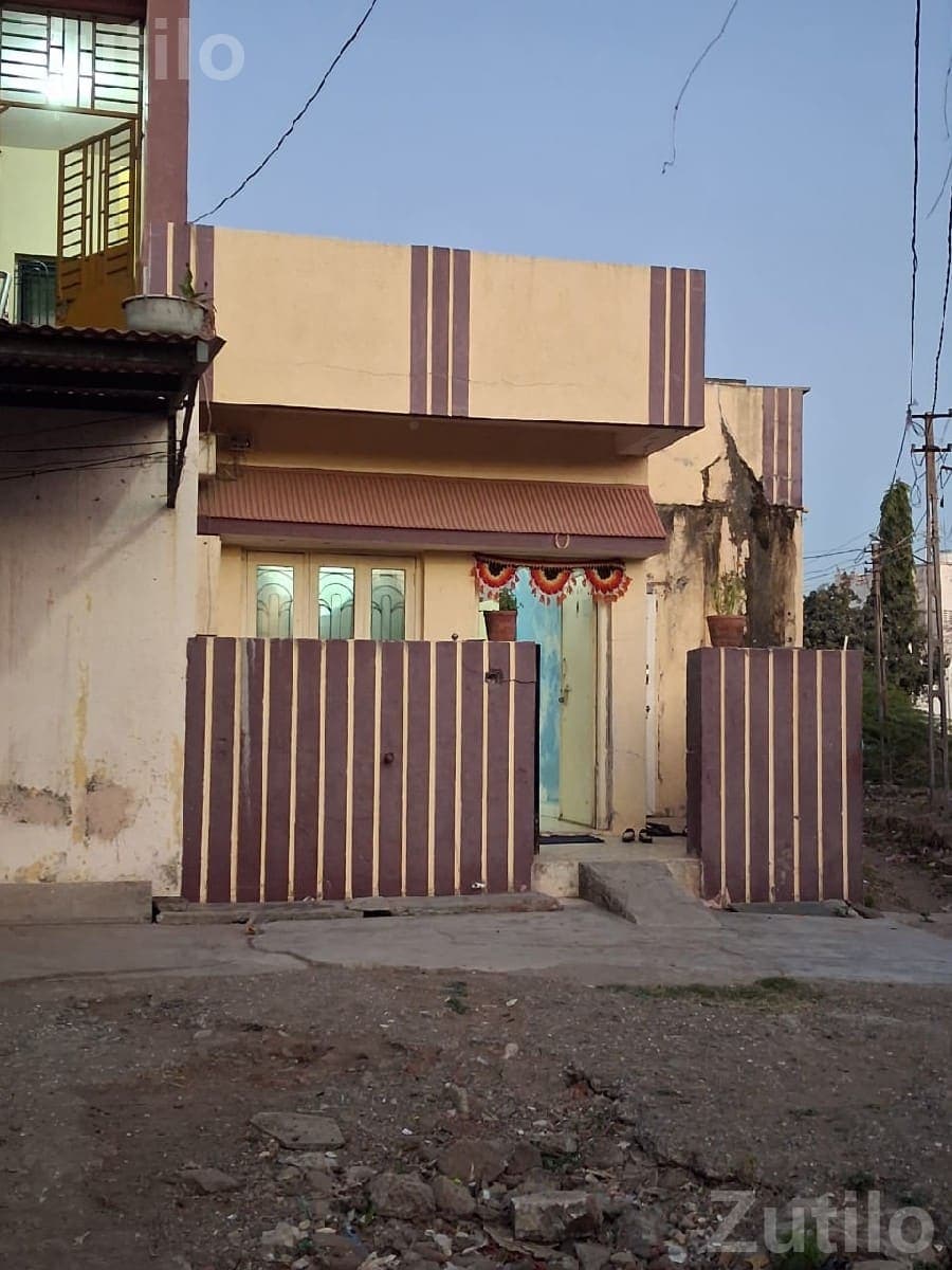 House for Sale with Furniture and Bore House for Sale with Furniture and Bore