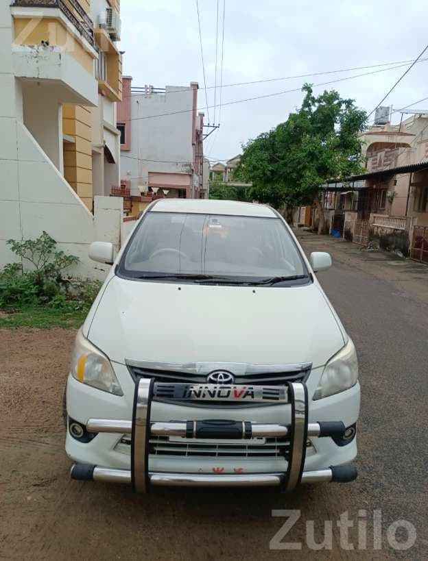Toyota Innova 2014 8 Seater Family Car Toyota Innova 2014 8 Seater Family Car
