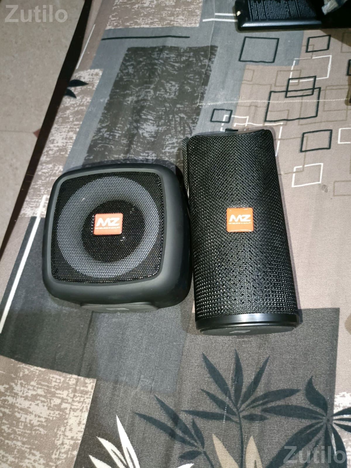 Portable Bluetooth Speakers Set Portable Bluetooth Speakers Set