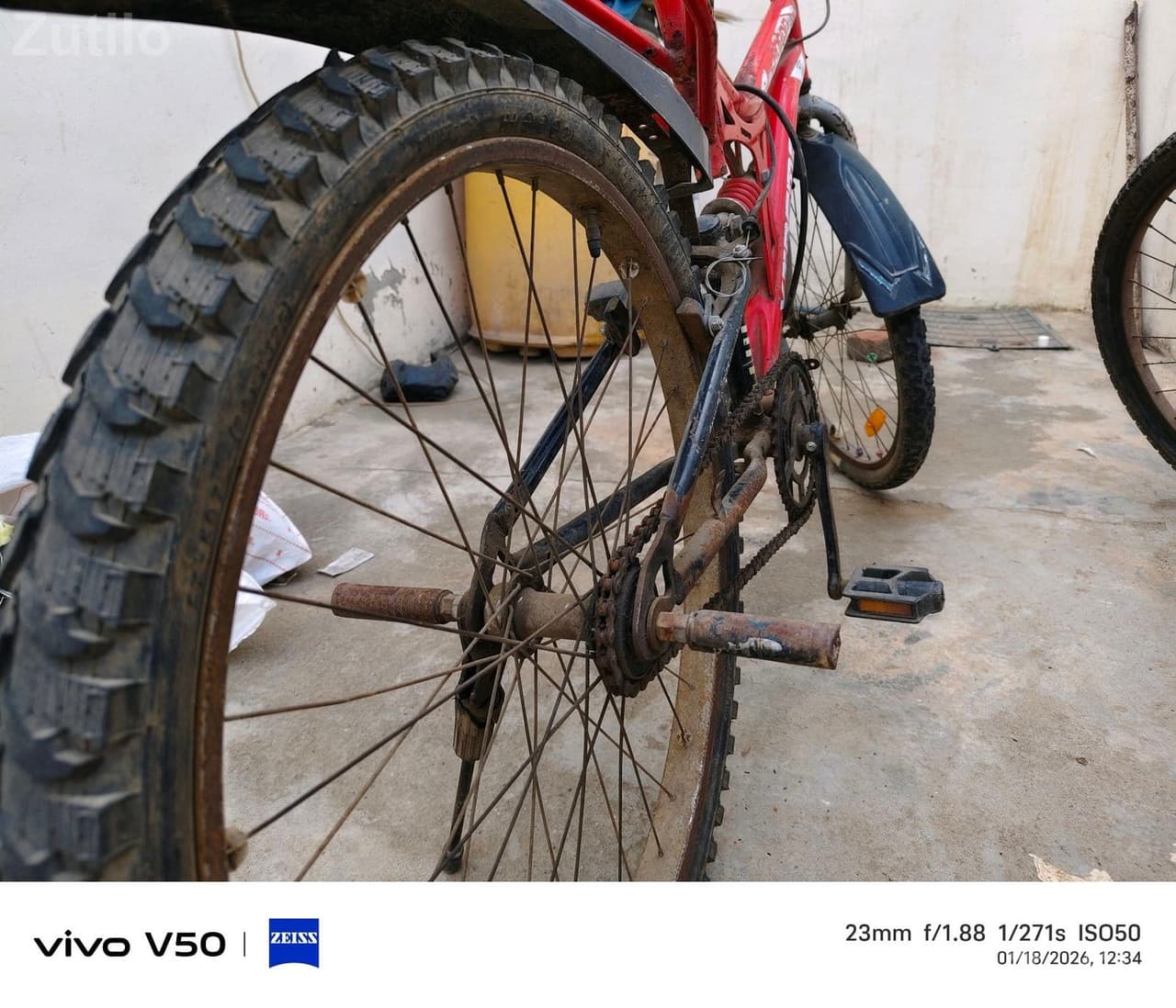 2 Used Bicycles for Sale 24 and 26 Inch 2 Used Bicycles for Sale 24 and 26 Inch