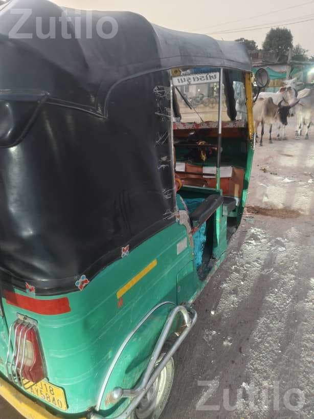 Bajaj CNG Auto Rickshaw 2019 Single Owner Bajaj CNG Auto Rickshaw 2019 Single Owner