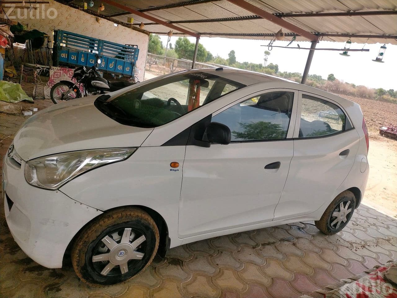 Hyundai Eon Era Plus White Car Hyundai Eon Era Plus White Car