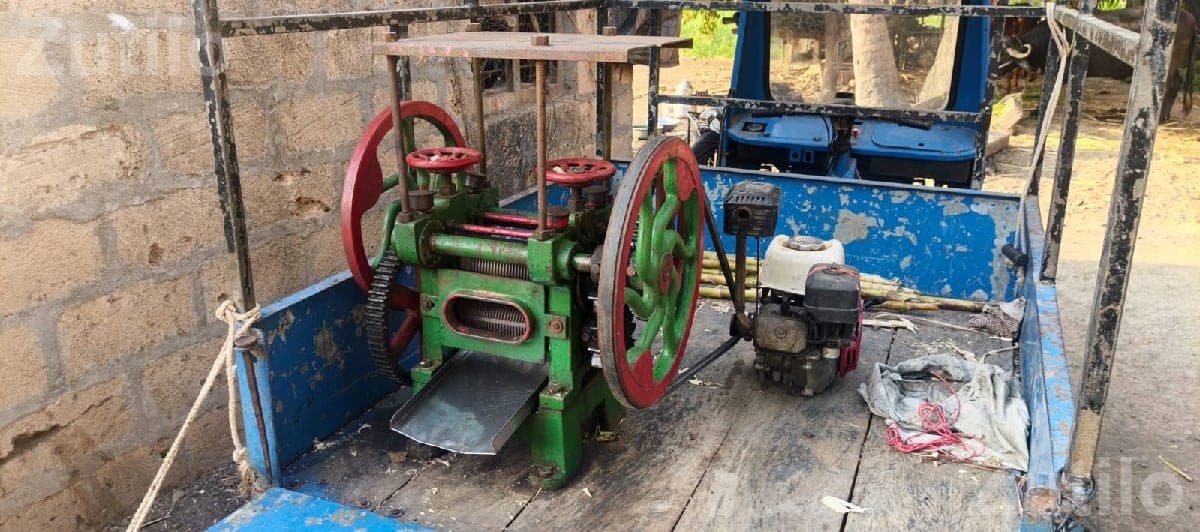 Sugarcane Juice Machine with Engine Setup Sugarcane Juice Machine with Engine Setup