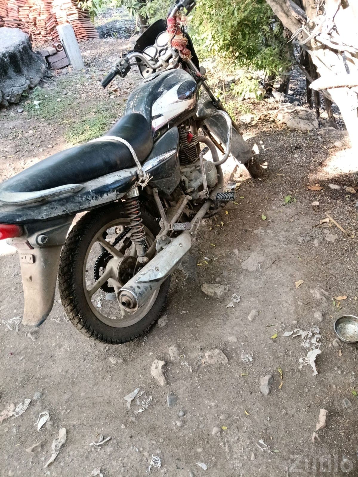 ગાડી વેચવાની છે ગાડી વેચવાની છે