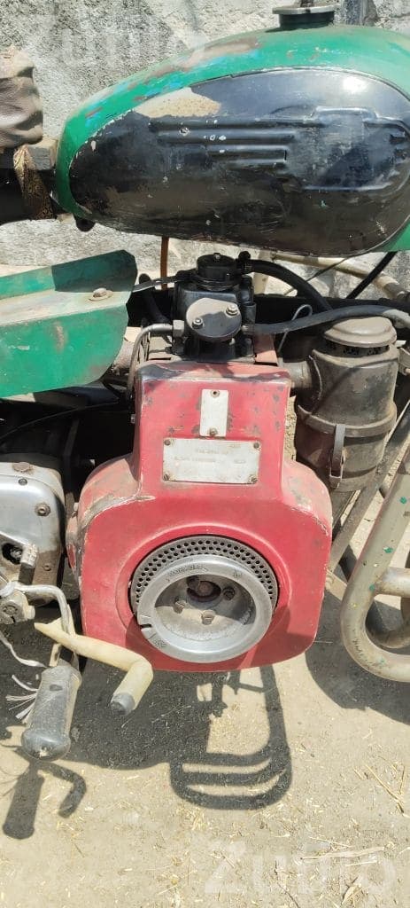 Auto Rickshaw with Rebuilt 7.5 Engine Auto Rickshaw with Rebuilt 7.5 Engine