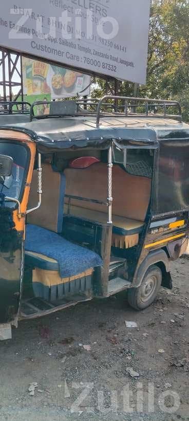 Piaggio Auto Rickshaw 2015 One Owner Piaggio Auto Rickshaw 2015 One Owner