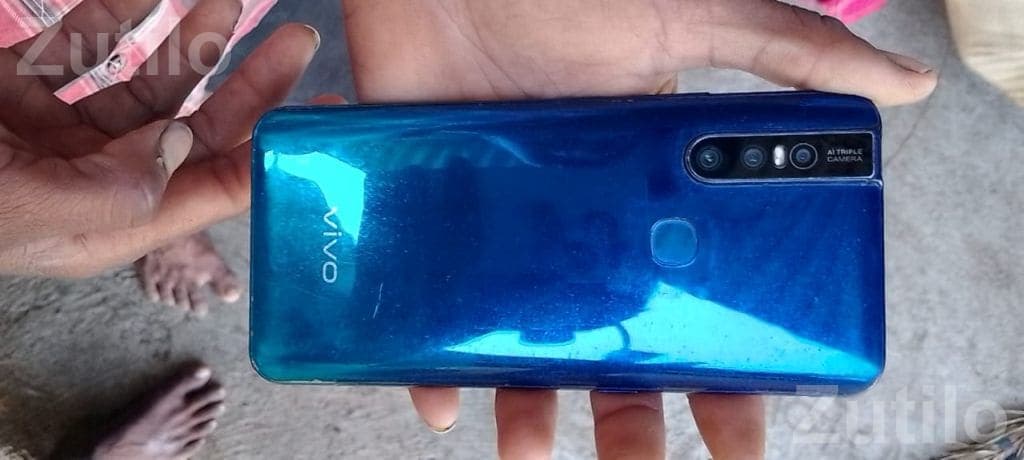 Used Vivo Smartphone Blue Color Used Vivo Smartphone Blue Color