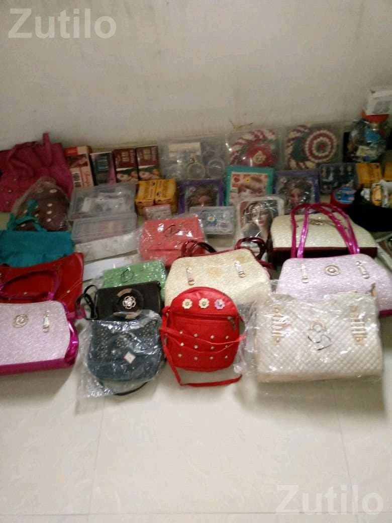 Ladies Purses and Accessories Mixed Stock Lot Ladies Purses and Accessories Mixed Stock Lot